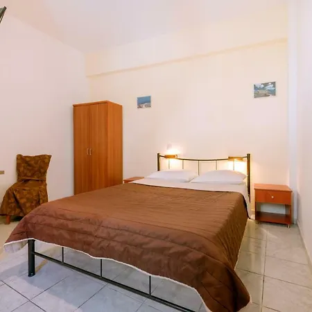 Aparthotel Onar & Perissa (Santorini)
