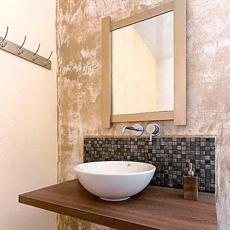 Onar Rooms&studios * Perissa (Santorini)