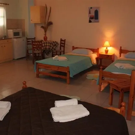 Onar Rooms&studios Perissa (Santorini)