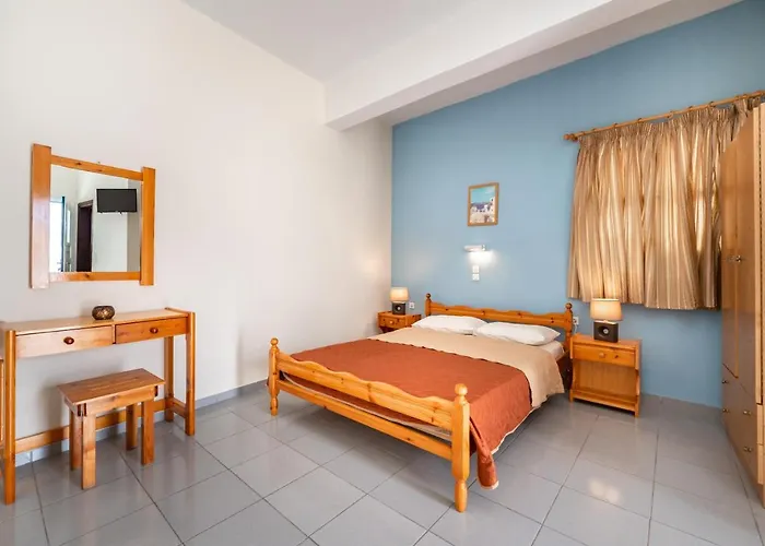 Apartment Onar & Perissa (Santorini)