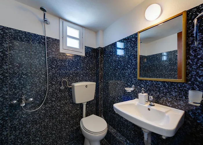 Apartment Onar & Perissa (Santorini)