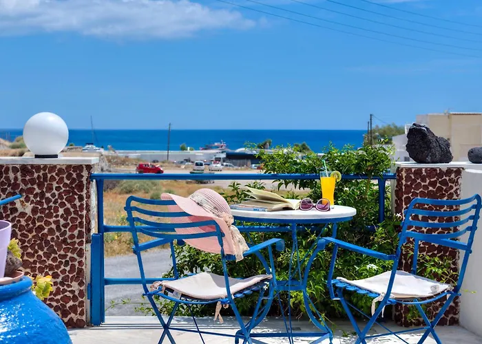 Apartment Onar & Perissa (Santorini)