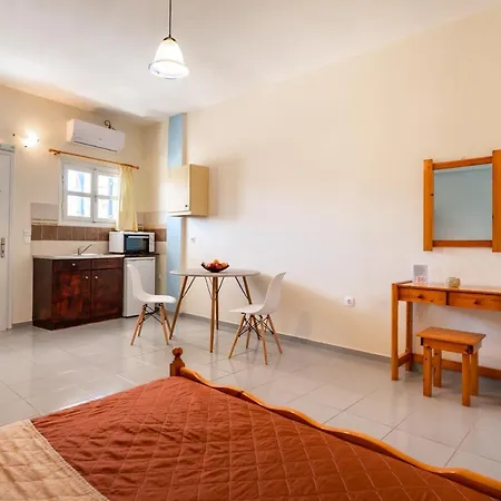 Onar & 4* Perissa (Santorini)