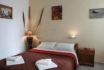 Onar & Aparthotel Perissa (Santorini)