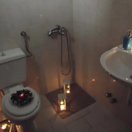 Onar & 4* Perissa (Santorini)