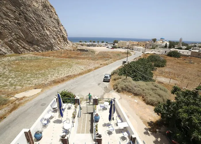 Onar & Lejlighed Perissa (Santorini)