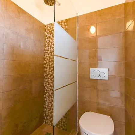 Onar & Apartmanhotel Perísza